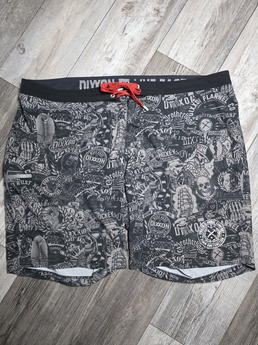 DIXXON Men’s Live Fast Tattoo AOP Graphic Board Shorts, Swim Trunks Sz 44